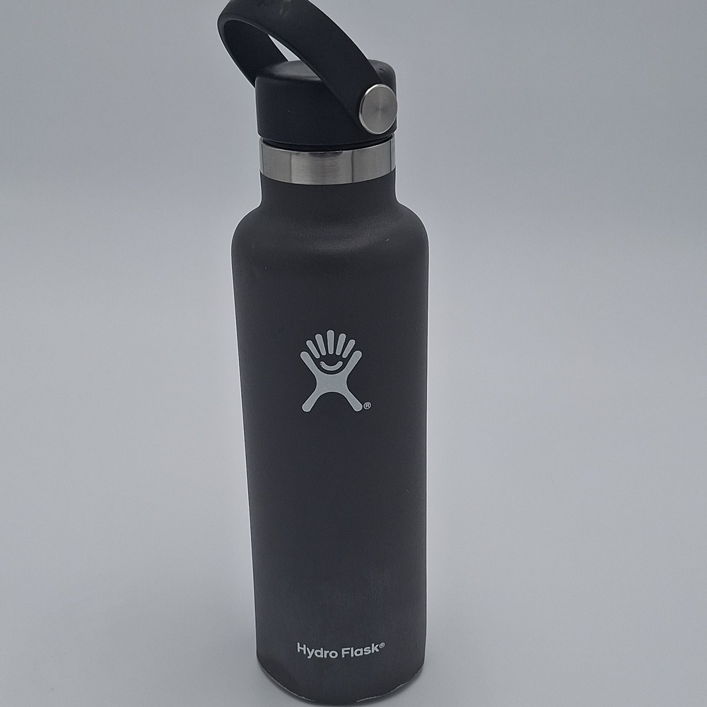 Hydro Flask Stainless Steel Bottle in Charcoal 21 Oz.